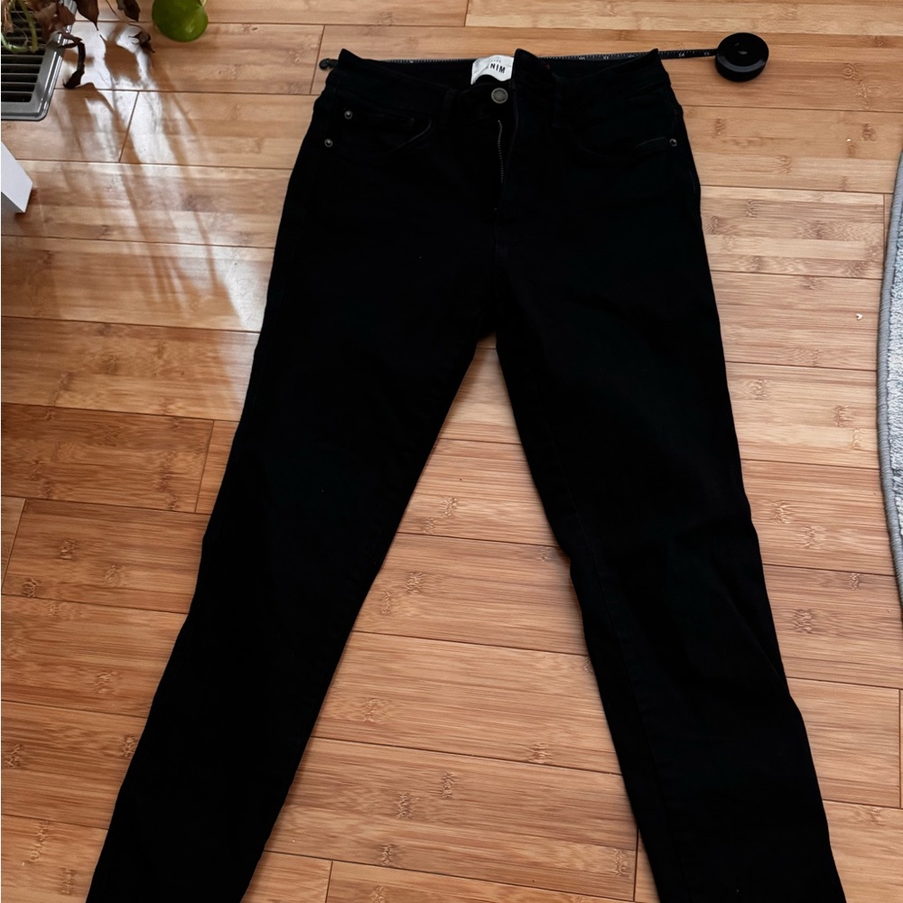 Sezane Slim Parfait black jeans. Only wore once - brand new!